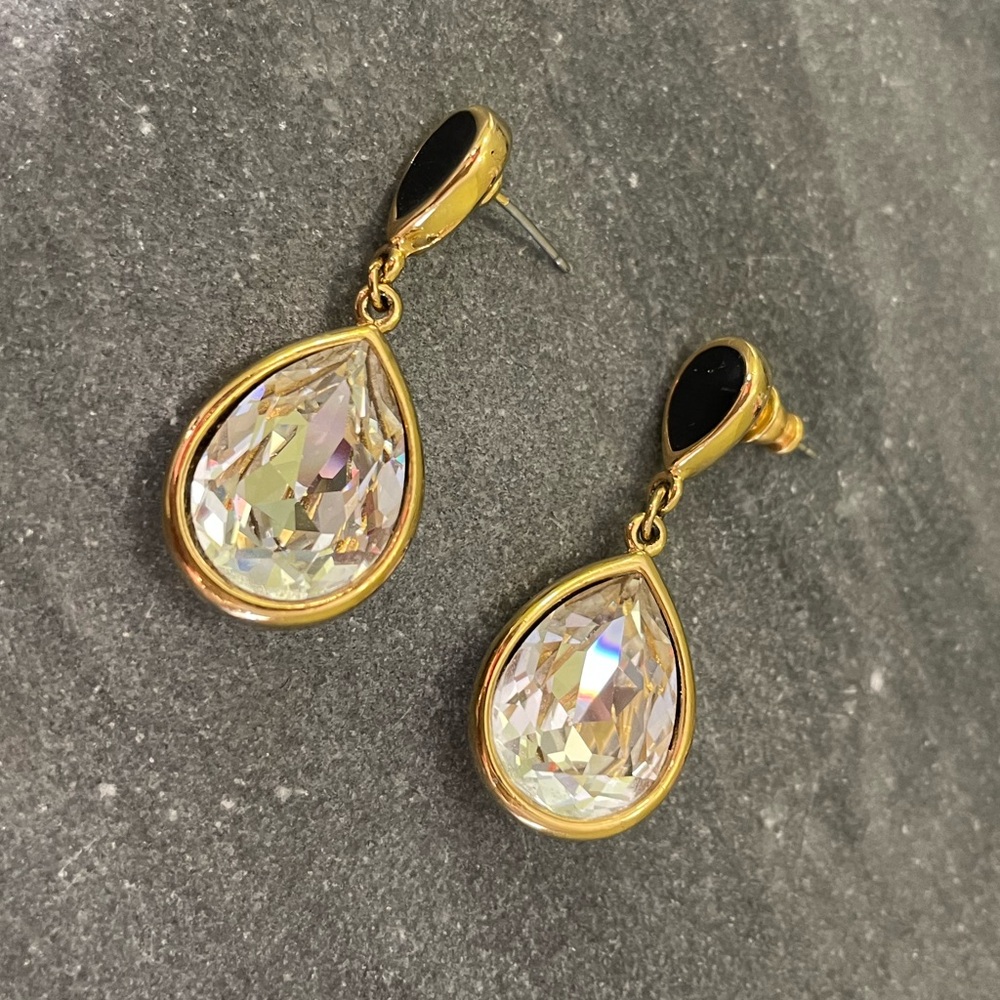 Vintage Trifari Gold Black Teardrop Crystal Dangly Earrings - Picture 7 of 7